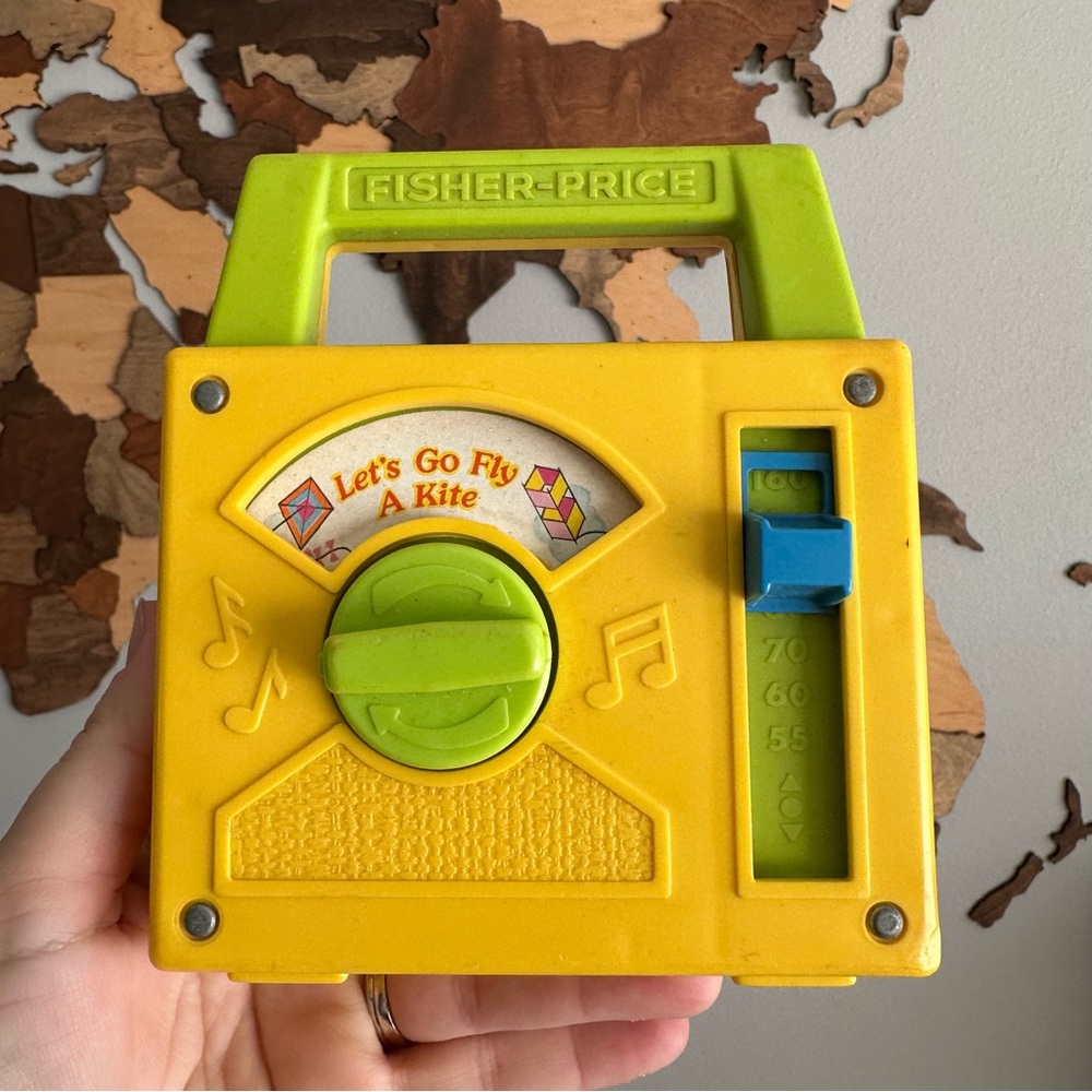 Fisher Price Vintage 1978 Yellow Green Wind Up “Let’s Go Fly A Kite” Music Radio